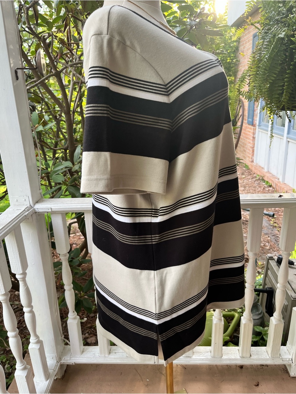 AVENUE Plus Size 22/24 Black Cream Striped Knit Top Keyhole Neck Short Sleeve - Picture 4 of 6